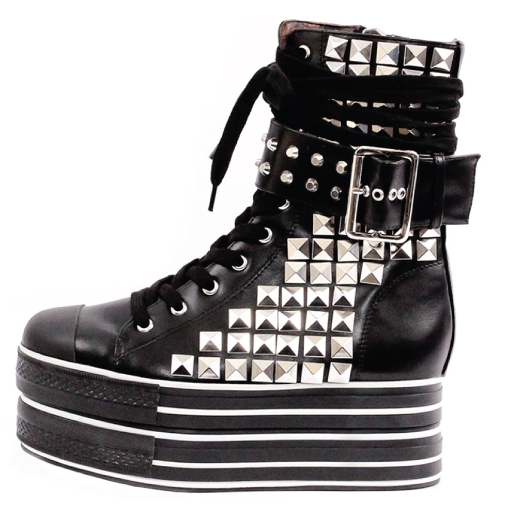 - Dee Sneaker- Charla Tedrick / Dolls Kill